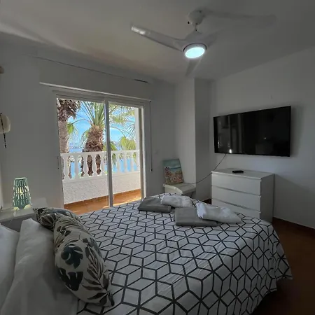 Casa De Playa - - South Face!! Nyaraló