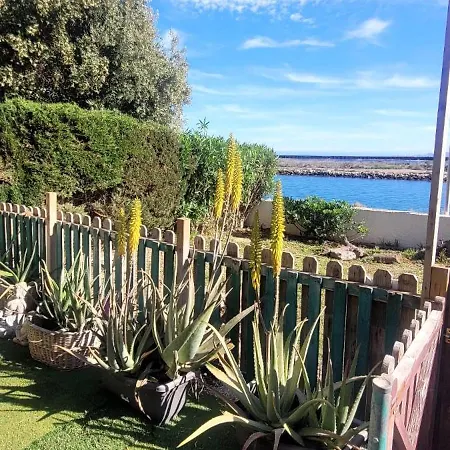 Casa De Playa - - South Face!! بيت للعطل